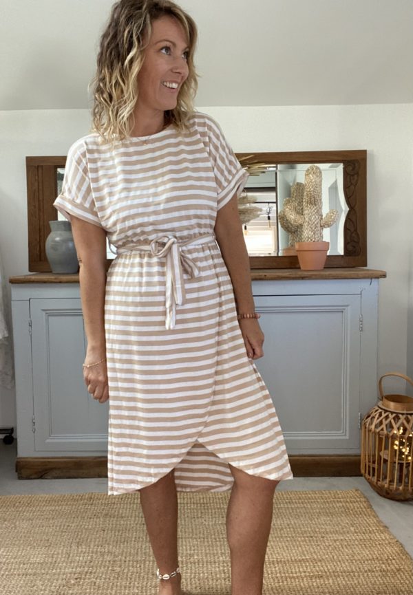 robe marine beige
