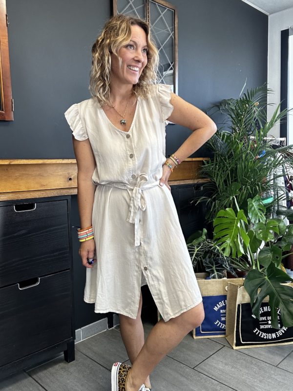 Robe à volants beige