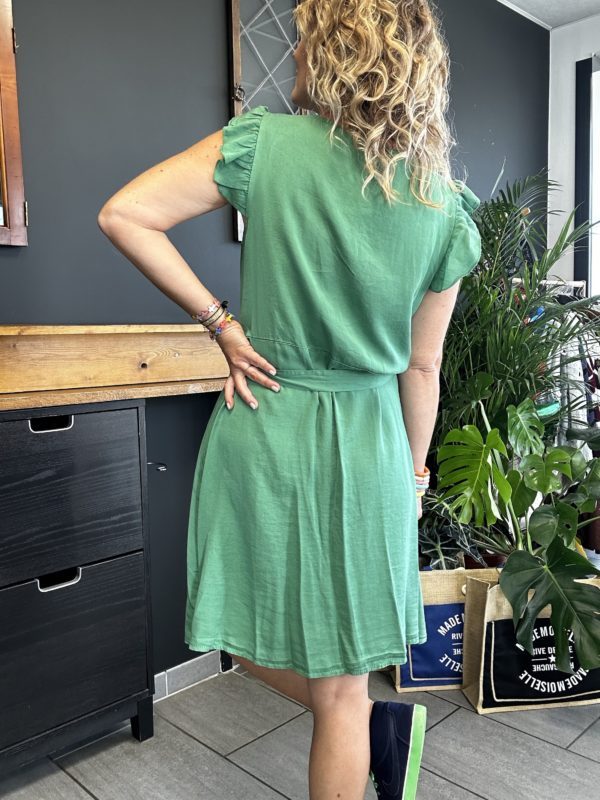 Robe à volants verte – Image 2