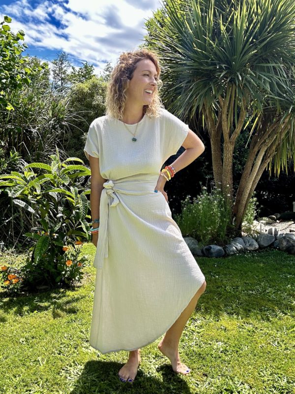 Robe nouée beige – Image 4