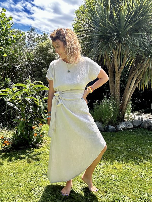 Robe nouée beige