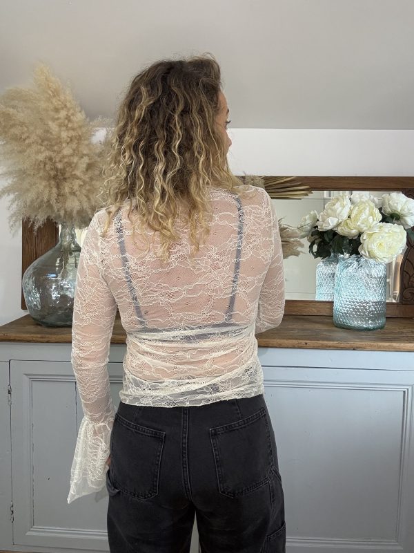 Top en dentelle beige – Image 2
