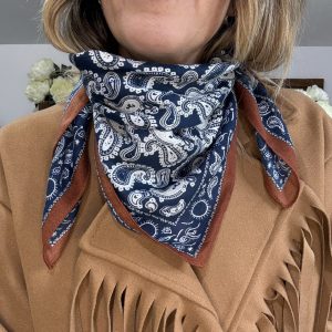 Petit foulard bleu marine